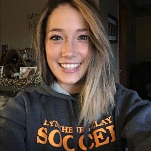 Meet your Posher, Alexis